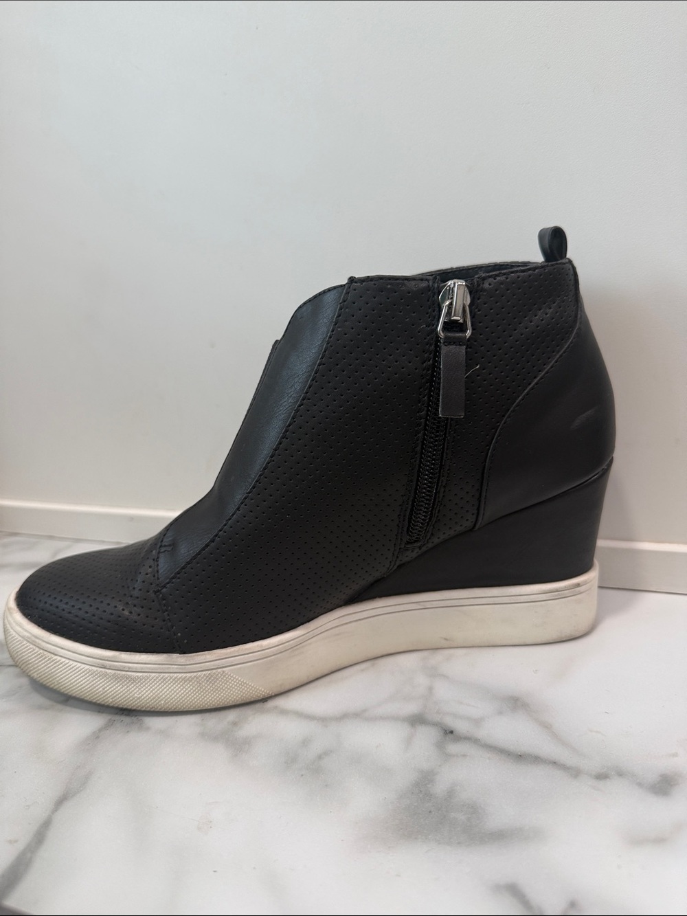 MIA Cristie Sneaker Wedge Slip On Shoes Women’s Size 9 - Picture 2 of 8